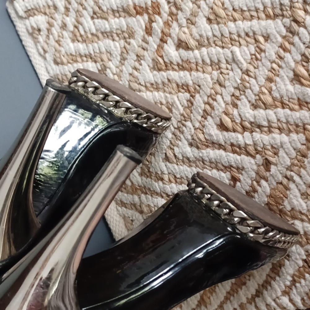 Stuart Weitzman Patent Leather Pumps - Picture 5 of 16